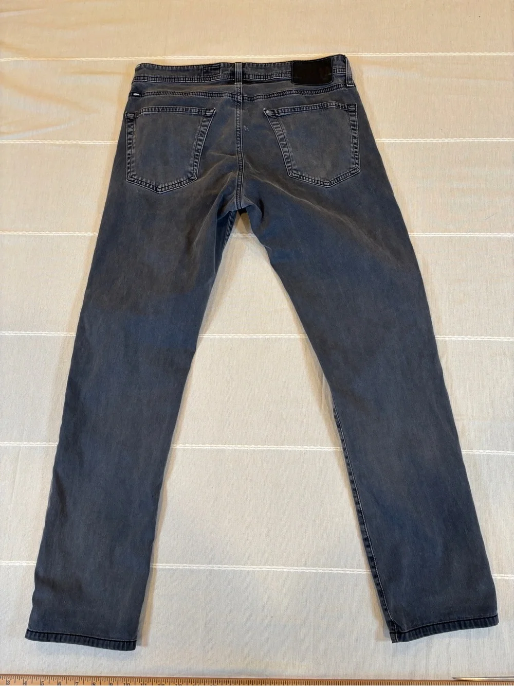 AG Adriano Goldschmied The Tellis Modern Slim Jeans Gray Faded 33x34